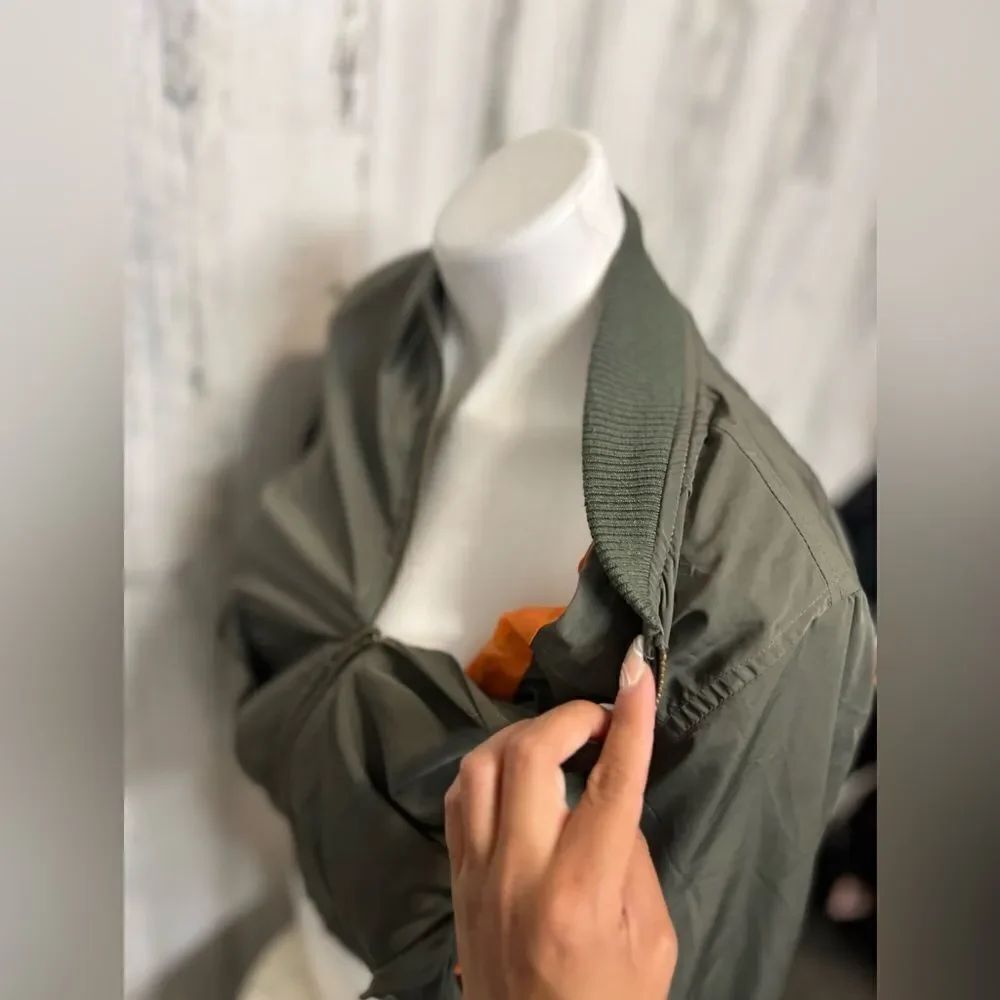 Green jacket - Picture 5 of 9